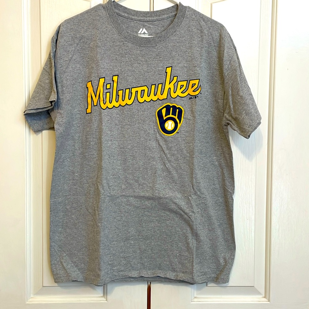 Majestic Milwaukee, baseball gray T-shirt, yellow logo size large
